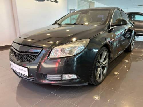 Черный Opel Insignia I
