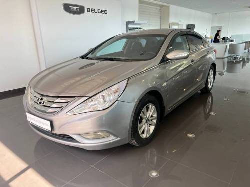 Серый Hyundai Sonata VI (YF)