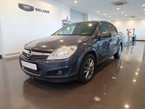 Синий Opel Astra H Рестайлинг