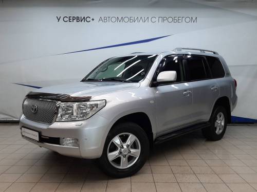 Серебряный Toyota Land Cruiser 200 Series