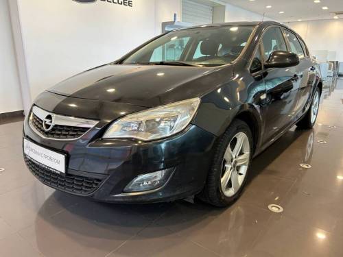 Черный Opel Astra J