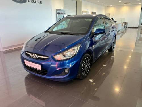 Синий Hyundai Solaris I