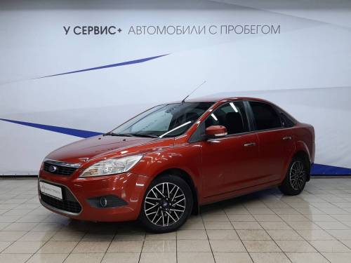 Красный Ford Focus II Рестайлинг