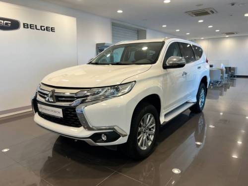 Белый Mitsubishi Pajero Sport III