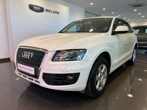 Белый Audi Q5 I (8R)