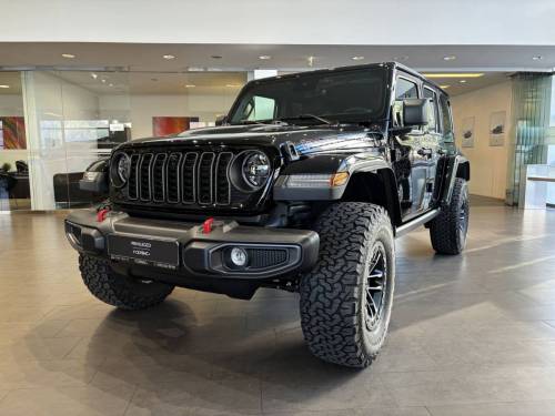 Черный Jeep Wrangler IV (JL) Рестайлинг