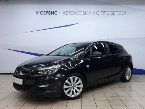 Черный Opel Astra J Рестайлинг