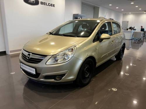 Бежевый Opel Corsa D