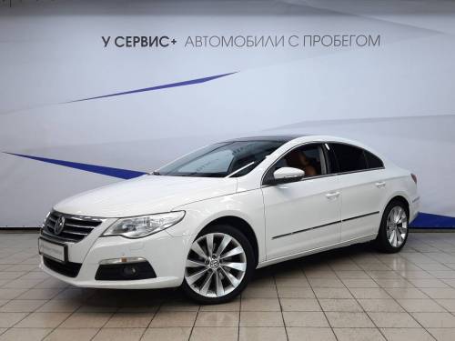 Белый Volkswagen Passat CC I