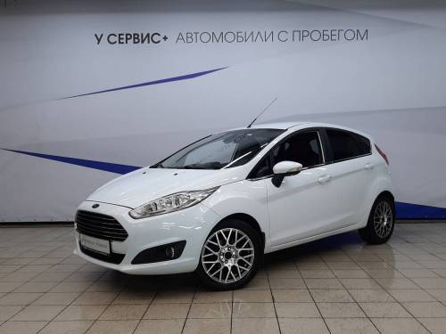 Белый Ford Fiesta Mk6 Рестайлинг