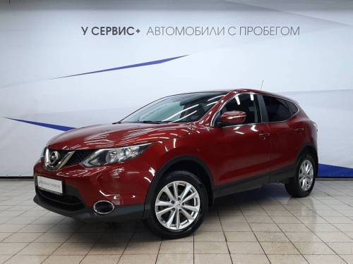 Красный Nissan Qashqai II