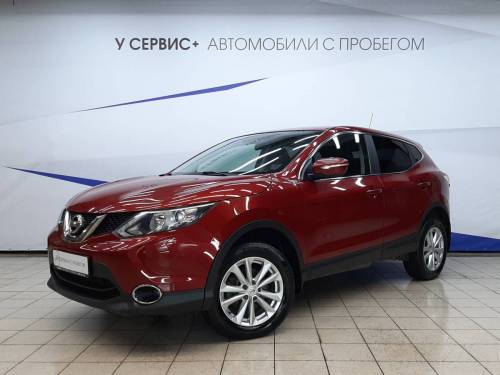 Красный Nissan Qashqai II
