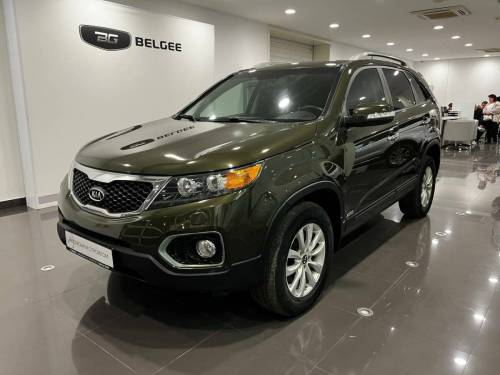 Зеленый Kia Sorento II