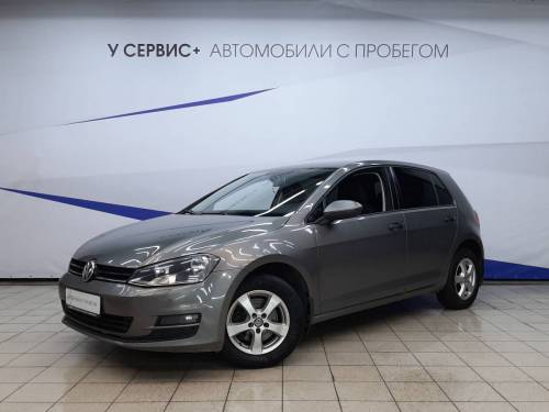 Серый Volkswagen Golf VII