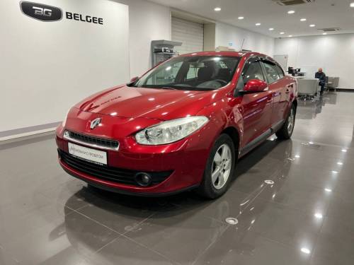 Красный Renault Fluence I