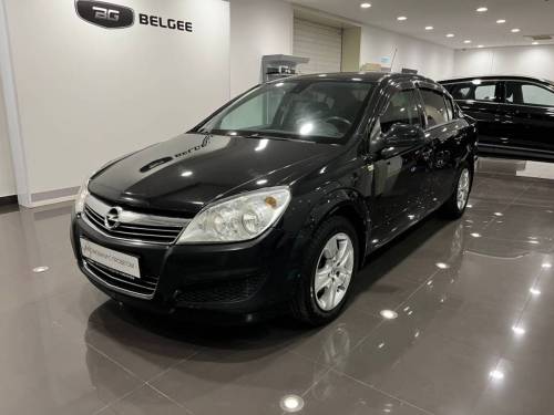 Черный Opel Astra H Рестайлинг