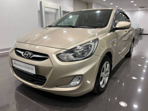 Бежевый Hyundai Solaris I