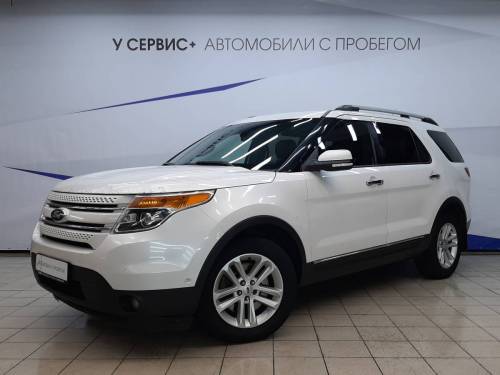 Белый Ford Explorer V