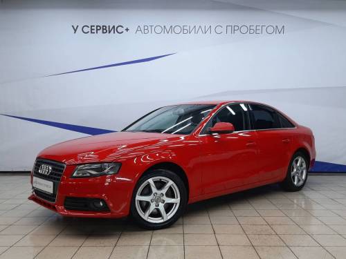 Красный Audi A4 IV (B8)