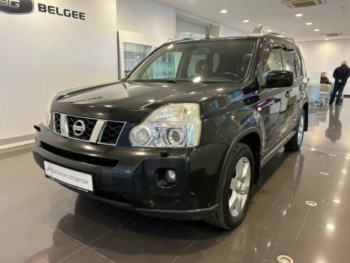Черный Nissan X-Trail II