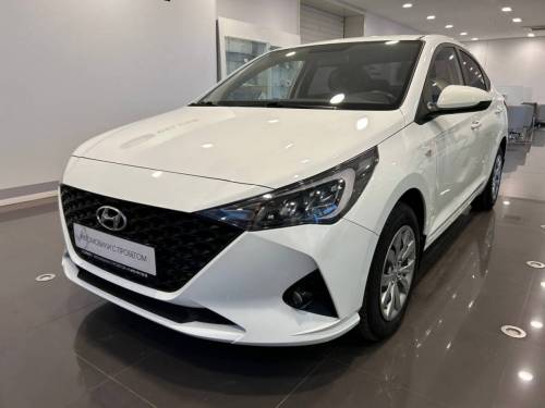 Белый Hyundai Solaris II Рестайлинг