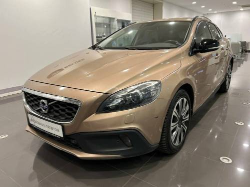 Коричневый Volvo V40 II