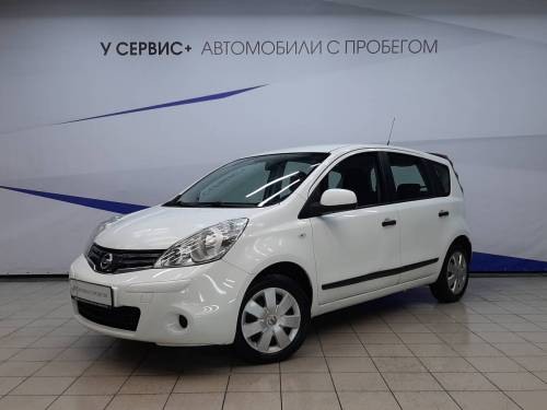 Белый Nissan Note I Рестайлинг