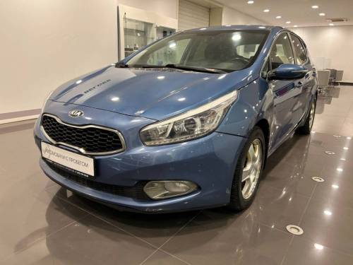 Синий Kia Ceed II
