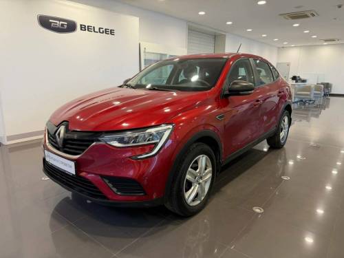 Красный Renault Arkana I