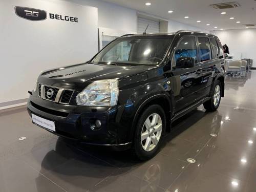 Черный Nissan X-Trail II