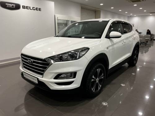 Белый Hyundai Tucson III Рестайлинг