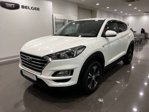 Белый Hyundai Tucson III Рестайлинг