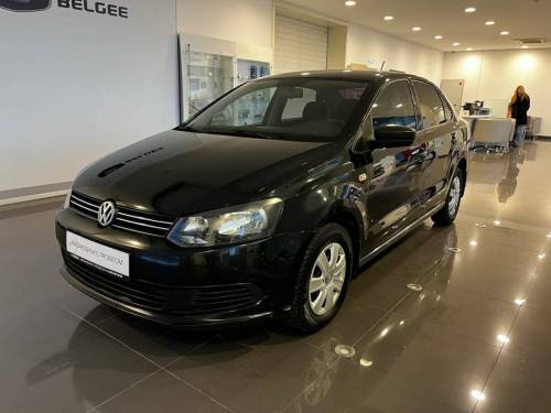 Черный Volkswagen Polo V