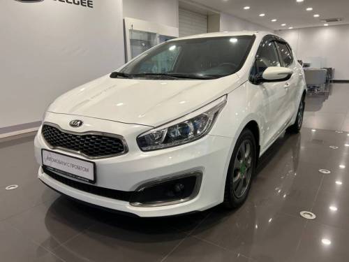 Белый Kia Ceed II Рестайлинг