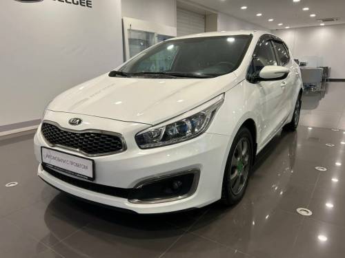 Белый Kia Ceed II Рестайлинг