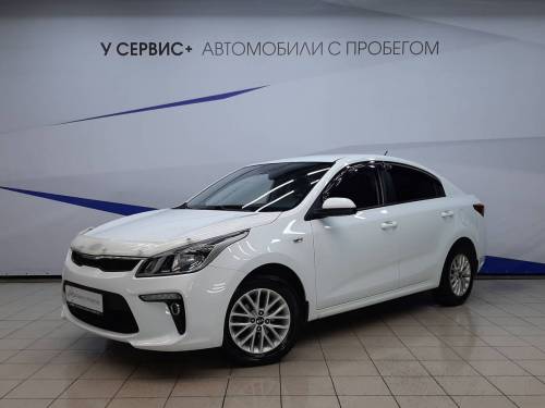 Белый Kia Rio IV