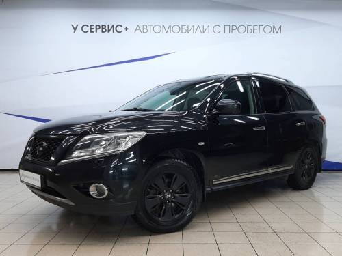 Черный Nissan Pathfinder IV