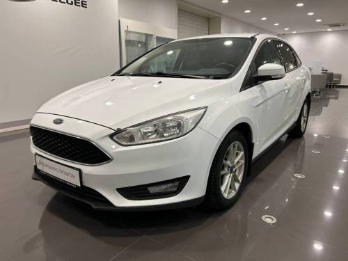 Белый Ford Focus III Рестайлинг