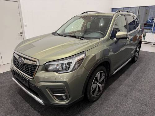 Зеленый Subaru Forester V