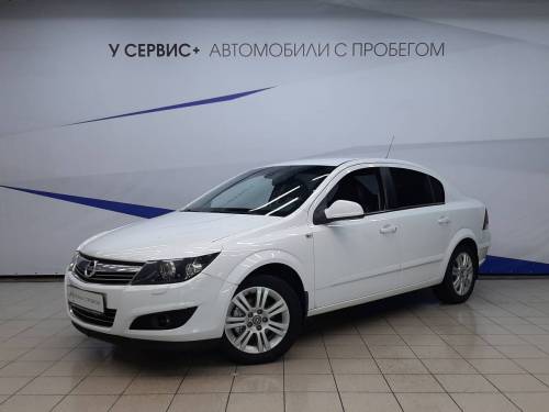 Белый Opel Astra H Рестайлинг