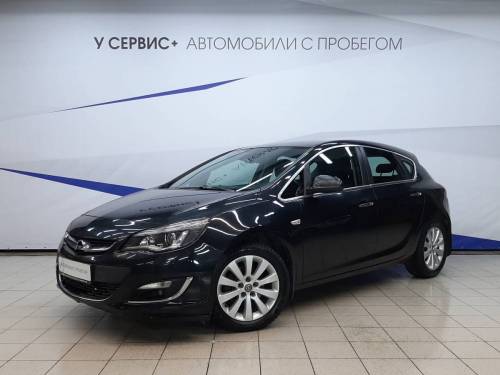 Черный Opel Astra J Рестайлинг
