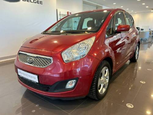Красный Kia Venga I
