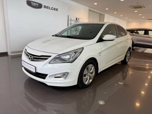 Белый Hyundai Solaris I Рестайлинг