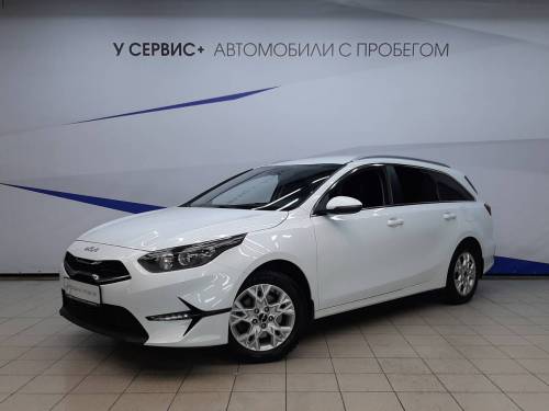 Белый Kia Ceed III Рестайлинг