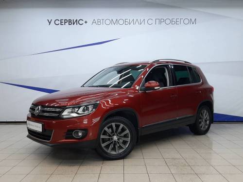 Красный Volkswagen Tiguan I Рестайлинг