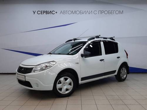 Белый Renault Sandero I