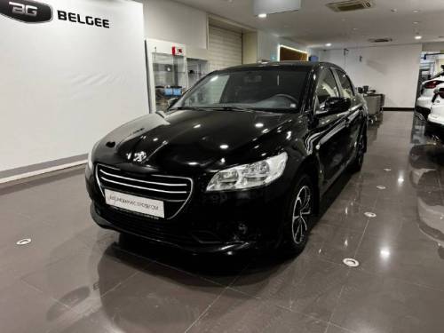 Черный Peugeot 301 I