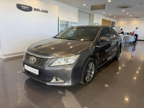 Серый Toyota Camry VII (XV50)