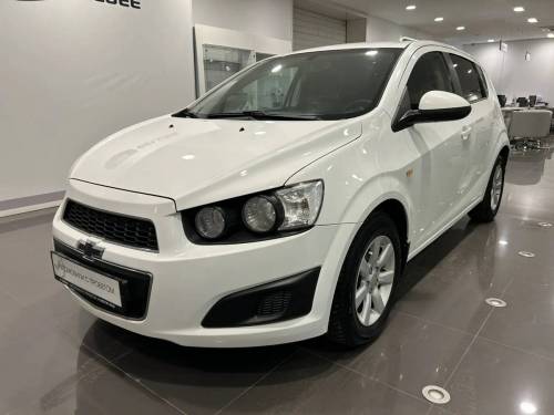 Белый Chevrolet Aveo II