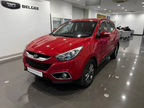 Красный Hyundai ix35 I Рестайлинг